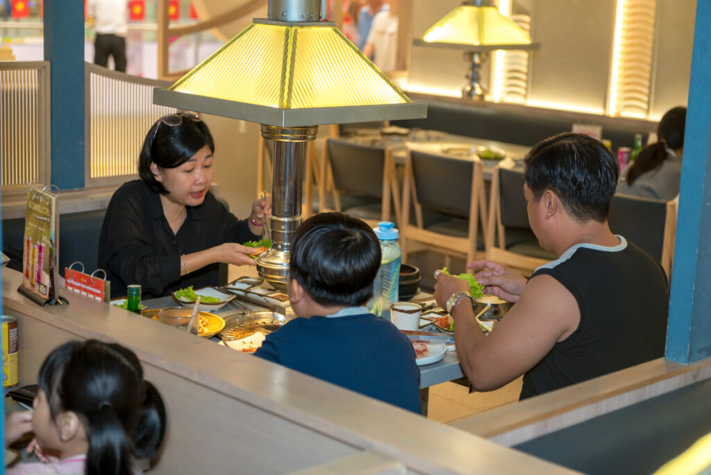 Ấm cúng cùng già đình ngày 20/10 tại PARC MALL