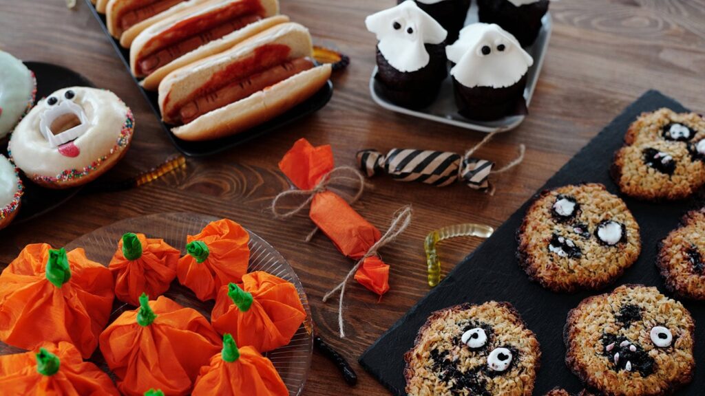 Tiệc bánh kẹo halloween ma quái dành cho trẻ em