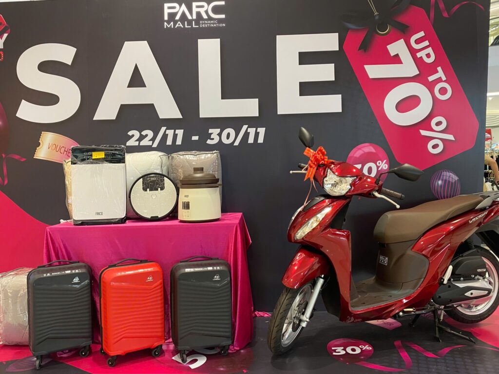 Các phần quà lớn khi mua sắm trong dịp lễ Black Friday PARC MALL