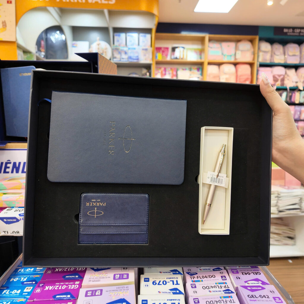 Bộ bút kí dành tặng thầy