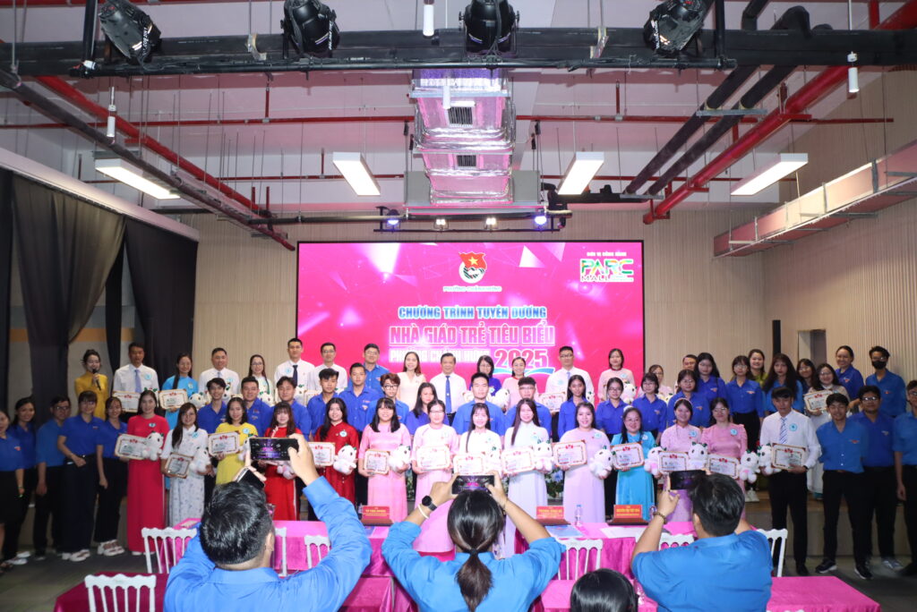 CHƯƠNG TRÌNH LỄ TUYÊN DƯƠNG NHÀ GIÁO TRẺ TIÊU BIỂU PHƯỜNG CHÁNH HƯNG