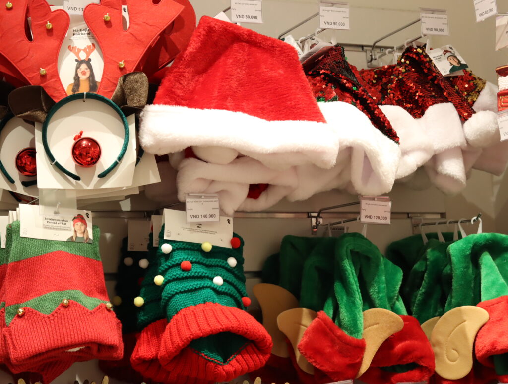 Sắm sửa những món phụ kiện thời trang vào dịp noel