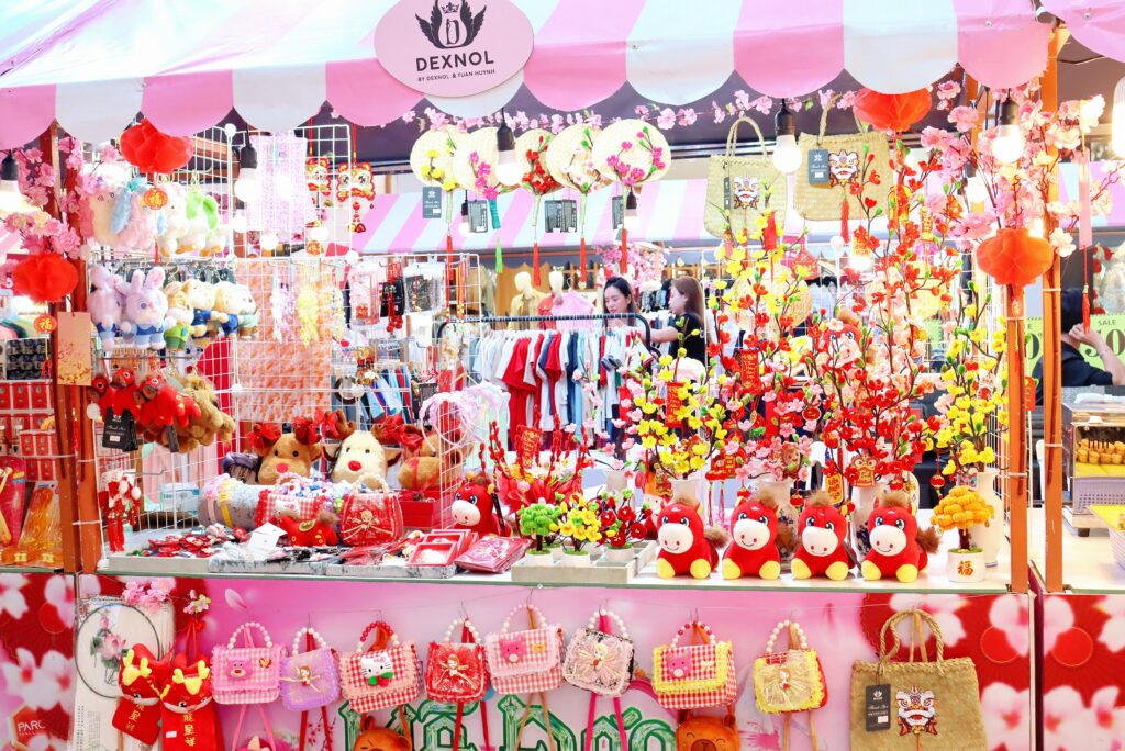Hàng loạt phụ kiện trang trí tại hội chợ Tết PARC MALL