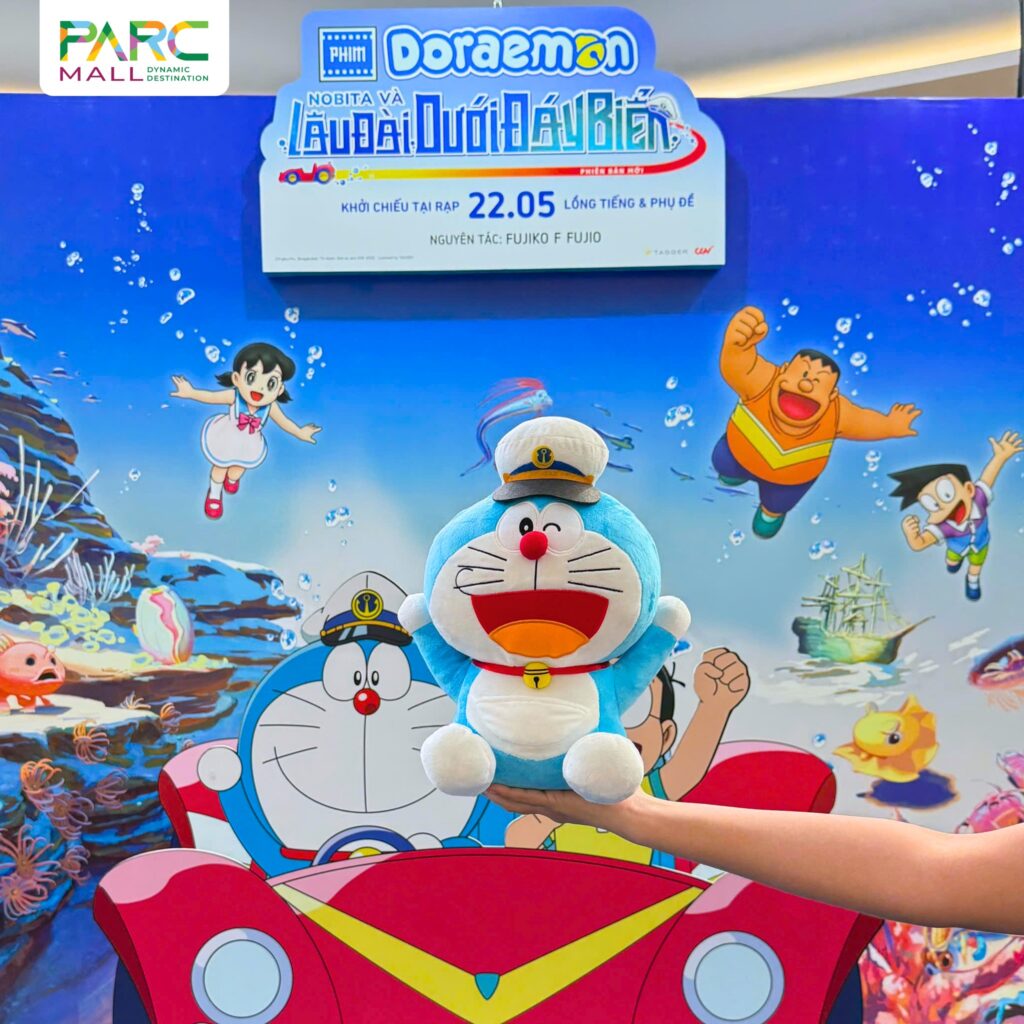 Gấu bông Doraemon siêu xinh là một trong những món quà hot của sự kiện