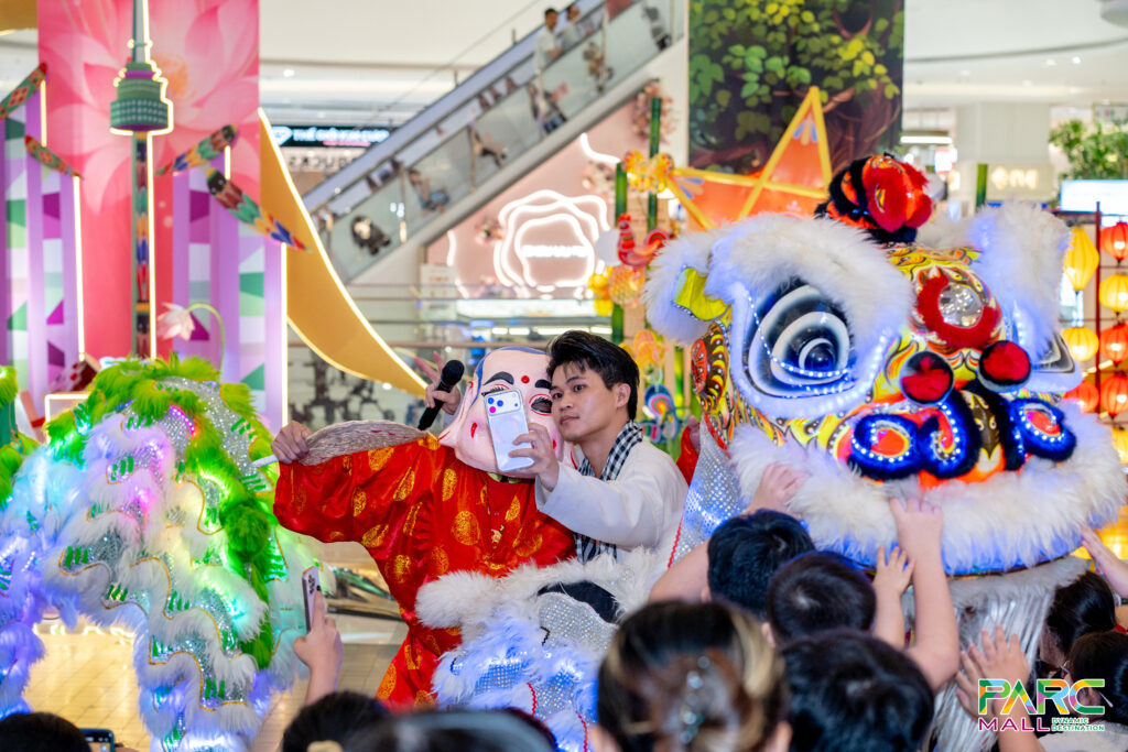 Chương trình múa lân trong dịp trăng rằm