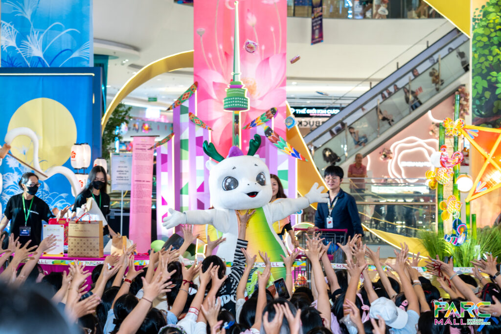 PAMA - Linh vật của PARC MALL giao lưu cùng Fan Hâm Mộ